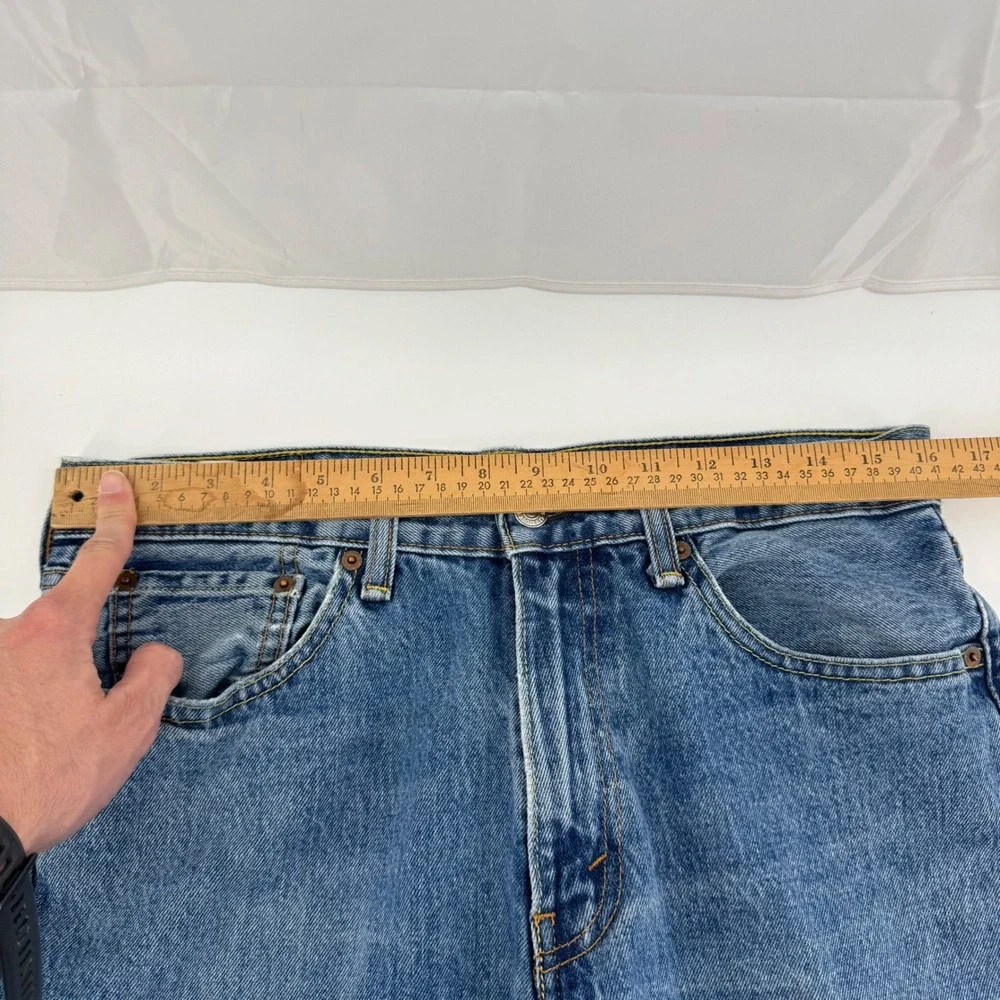 Levi's 505 Regular Fit Jeans Mens 32x30 Blue Medium Wash Straight Leg Denim